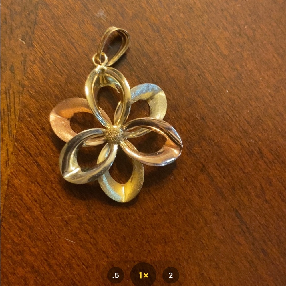 10k pendant